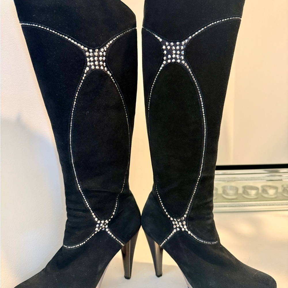 Elegant Black Suede Knee-High Boots